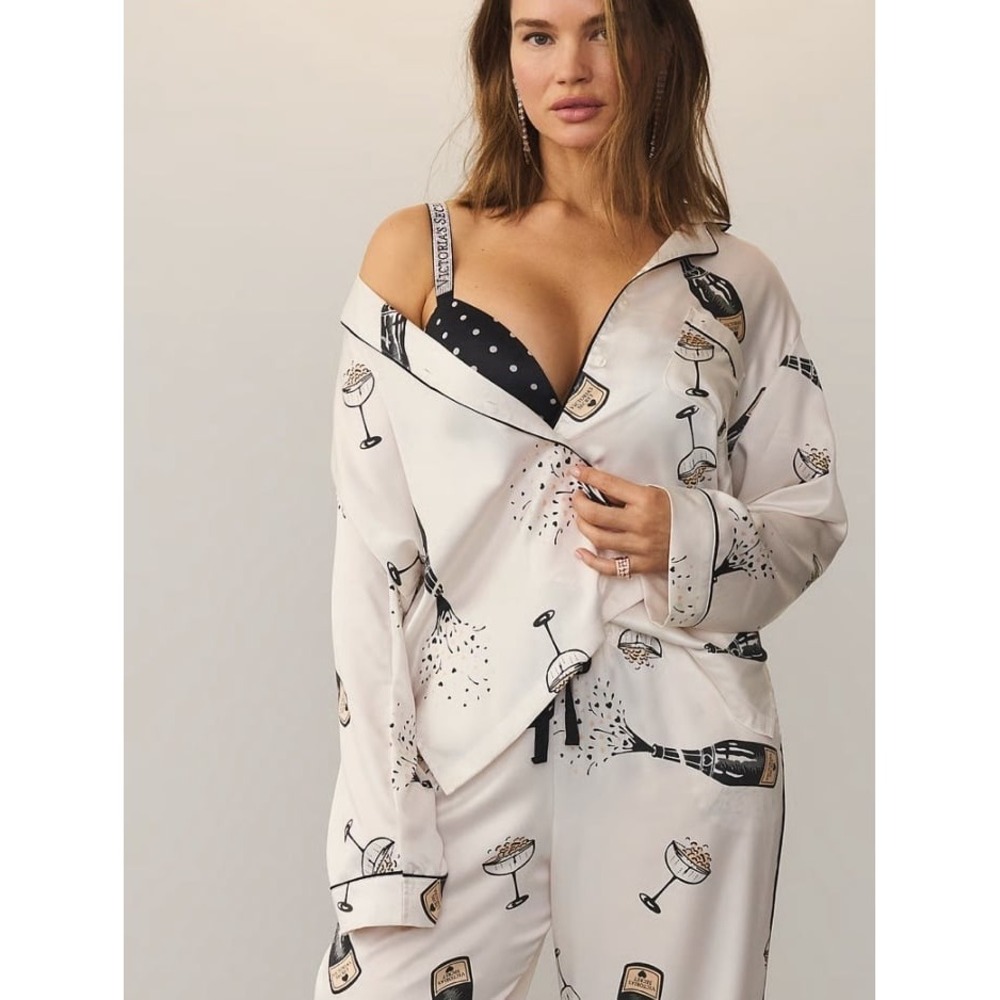 Victoria's Secret Signature Satin Long‎ Pajama Set 1174